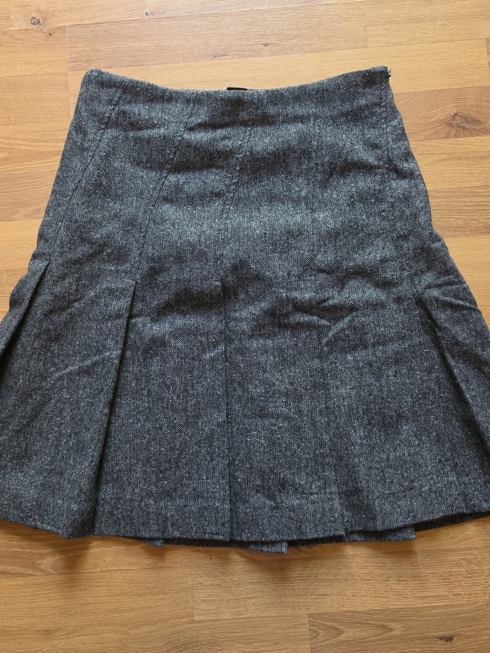 Wool Banana Republic Charcoal Gray A-Line Pleated Skirt